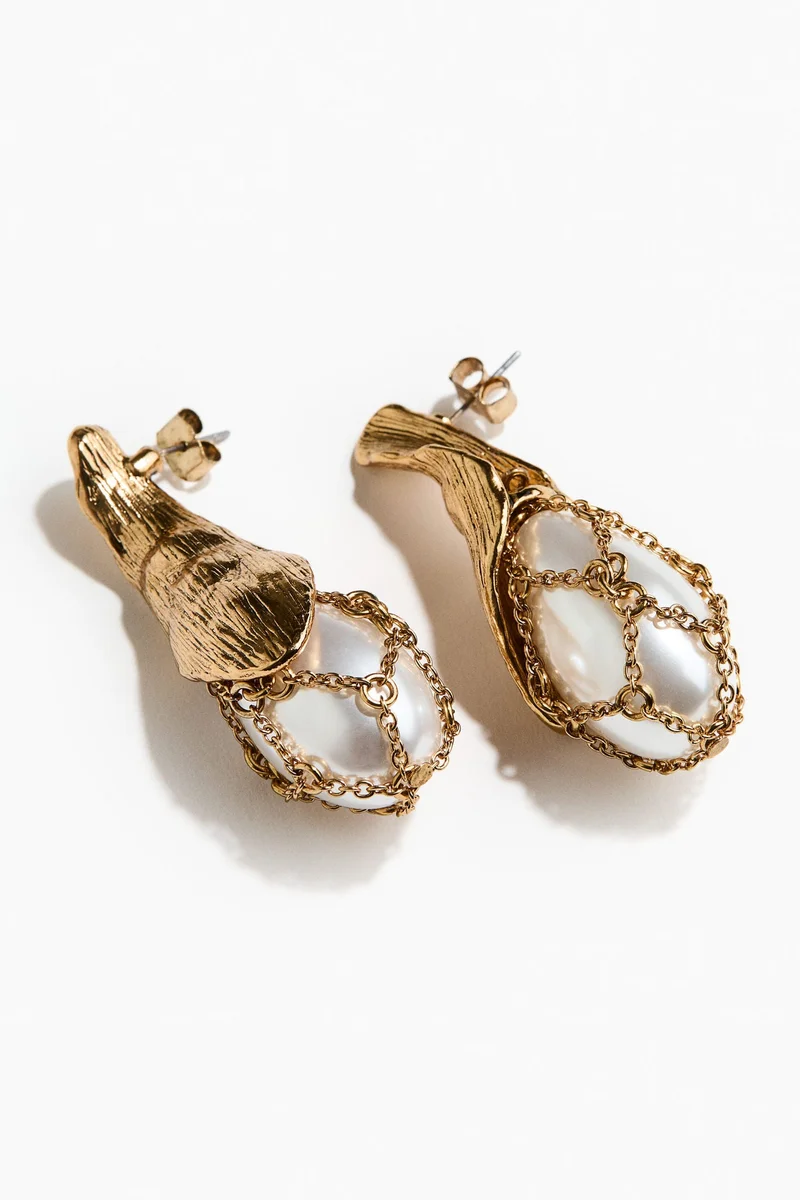 اتش اند ام حلقان بحلية من الخرز